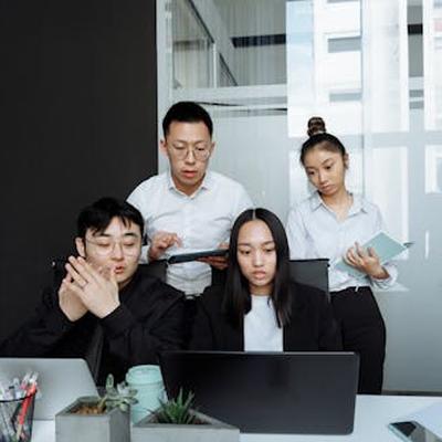 焦轲益